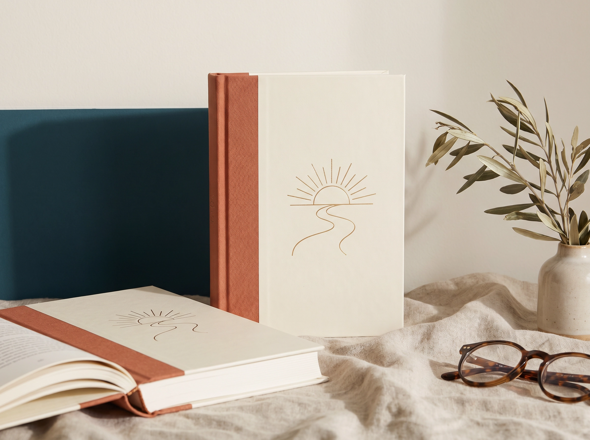 Nacer al Sol — Libro de Pedro e Itzy
